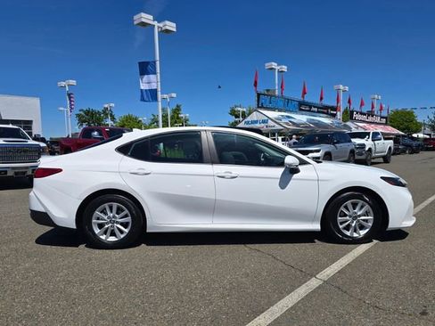Used 2025 Toyota Camry LE FWD image 7