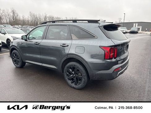 Used 2023 Kia Sorento S w/ Panoramic Sunroof Package image 9