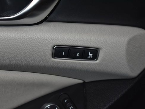 Used 2022 Honda Accord Touring image 5