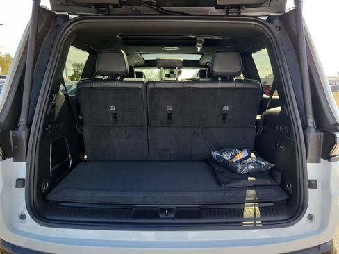 New 2026 Jeep Grand Wagoneer 4WD w/ Premium Group I image 9