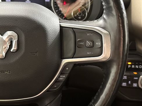 Used 2019 RAM 1500 Laramie AWD/4WD image 17