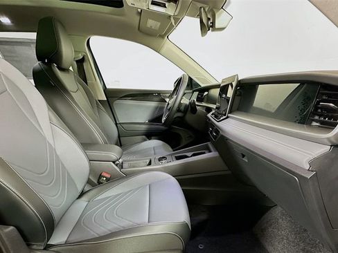 New 2026 Volkswagen Tiguan SE AWD/4WD image 22