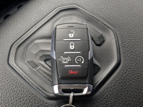 Used 2025 RAM 1500 Laramie image 31