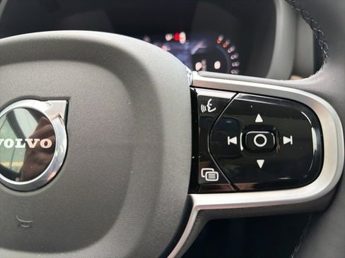New 2026 Volvo XC60 B5 Plus w/ Climate Package image 18