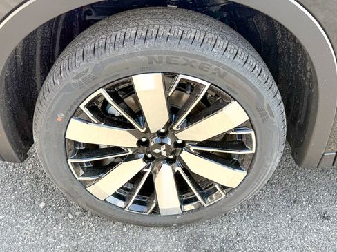 New 2026 Mitsubishi Outlander SE AWD/4WD image 10