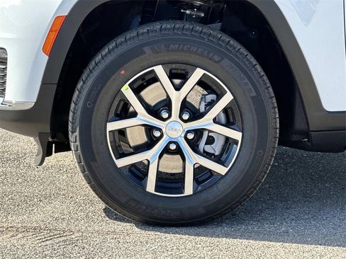 New 2025 Jeep Grand Cherokee L Limited image 8