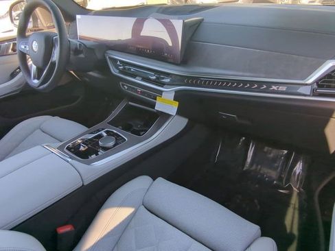 New 2026 BMW X5 xDrive40i w/ Climate Comfort Package AWD/4WD image 12