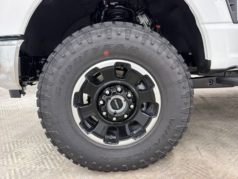 New 2026 Ford F250 Lariat w/ Tremor Off-Road Package AWD/4WD image 11