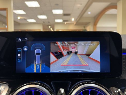 Certified 2025 Mercedes-Benz GLB 250 image 11