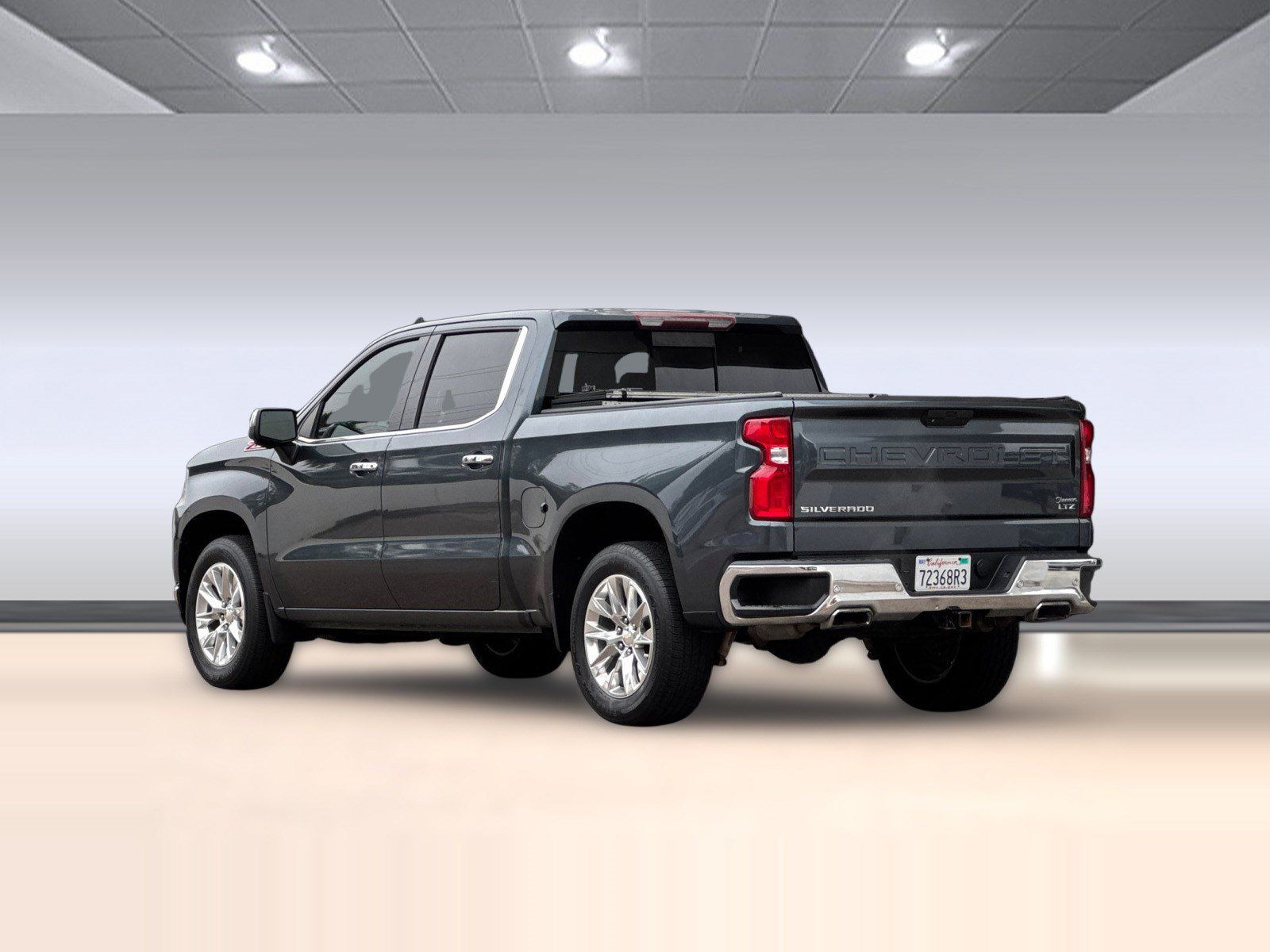 Used 2019 Chevrolet Silverado 1500 LTZ w/ LTZ Premium Package AWD/4WD image 3