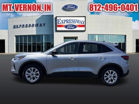 Used 2024 Ford Escape Active w/ Cold Weather Package FWD image 9