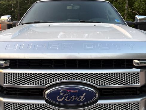 Used 2015 Ford F250 Platinum AWD/4WD image 9