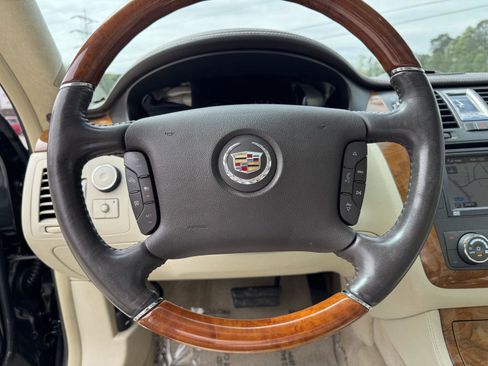 Used 2011 Cadillac DTS Platinum image 3