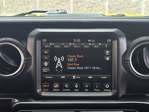 Used 2023 Jeep Wrangler Unlimited Sahara w/ Cold Weather Group AWD/4WD image 34