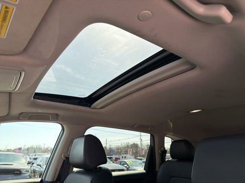 Used 2023 Honda CR-V EX-L image 11