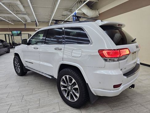 Used 2018 Jeep Grand Cherokee Overland RWD image 8