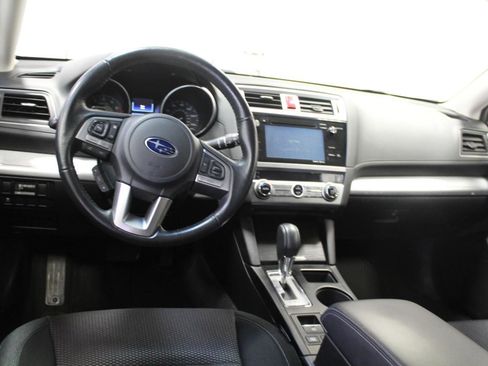 Used 2017 Subaru Outback 2.5i Premium image 7