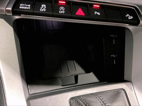 Used 2025 Audi Q3 2.0T Premium w/ Convenience Package image 15