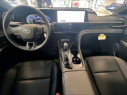 New 2026 Toyota Crown Signia image 12