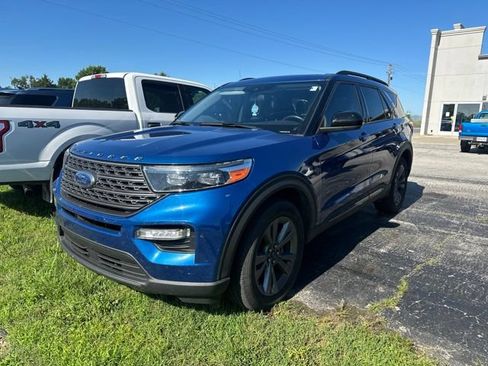 Used 2022 Ford Explorer XLT w/ Equipment Group 202A AWD/4WD image 1
