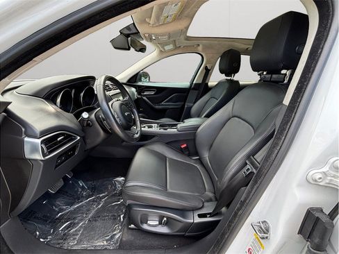 Used 2019 Jaguar F-PACE Premium AWD/4WD image 2