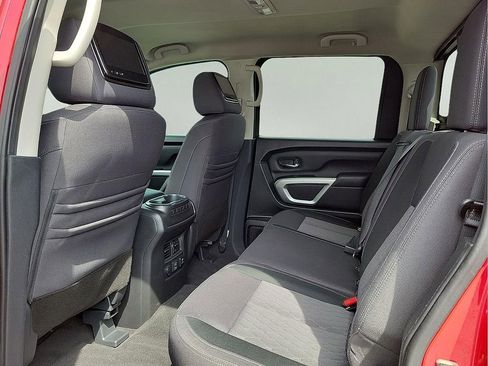 Used 2021 Nissan Titan SV w/ SV Convenience Package image 9