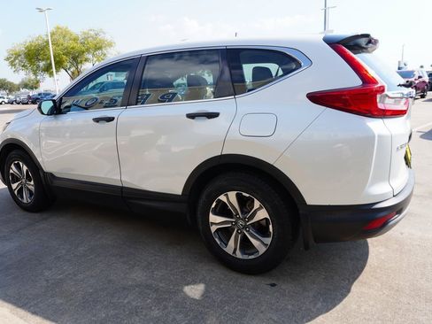 Used 2017 Honda CR-V LX image 4