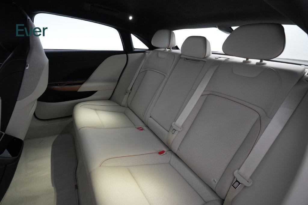 Used 2024 Lucid Air Touring AWD/4WD image 24