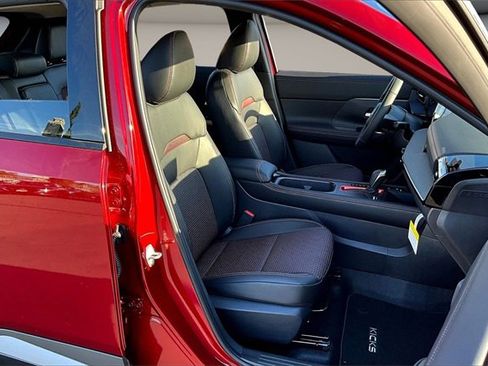 New 2026 Nissan Kicks SR w/ Cold Weather Package image 11