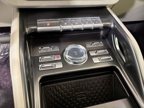 New 2026 Lincoln Nautilus Premier image 21