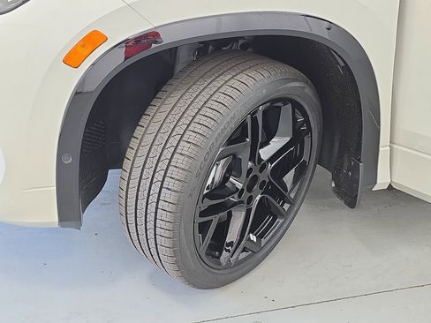 New 2026 Volkswagen Tiguan SE R-Line AWD/4WD image 33