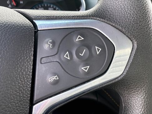 Used 2021 Chevrolet Traverse LS FWD image 21