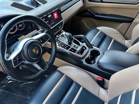 Used 2021 Porsche Cayenne GTS AWD/4WD image 4