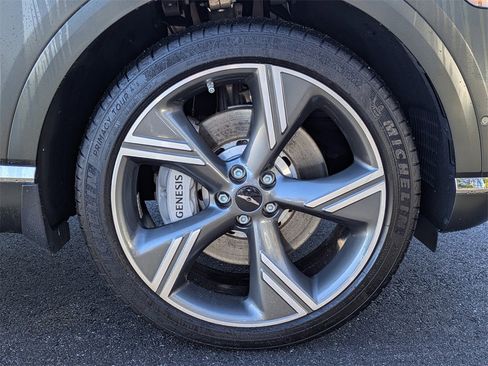 Used 2025 Genesis GV80 3.5T Prestige image 11