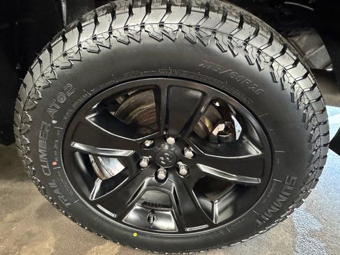 Used 2020 RAM 1500 Big Horn AWD/4WD image 11