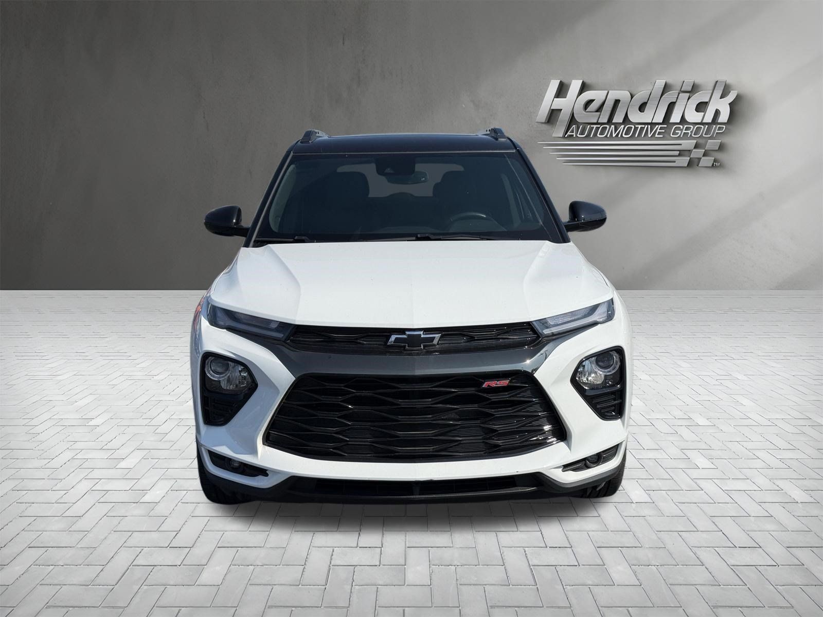 Used 2023 Chevrolet TrailBlazer RS w/ Sun and Liftgate Package AWD/4WD image 3
