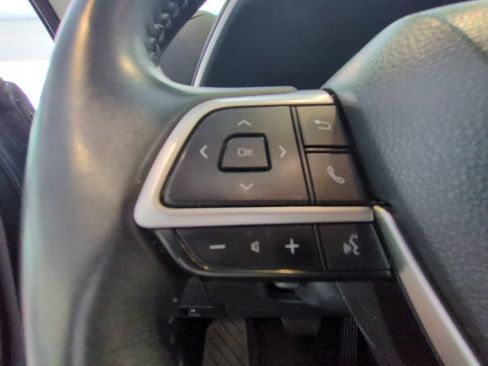 Used 2023 Toyota Highlander XLE AWD/4WD image 16