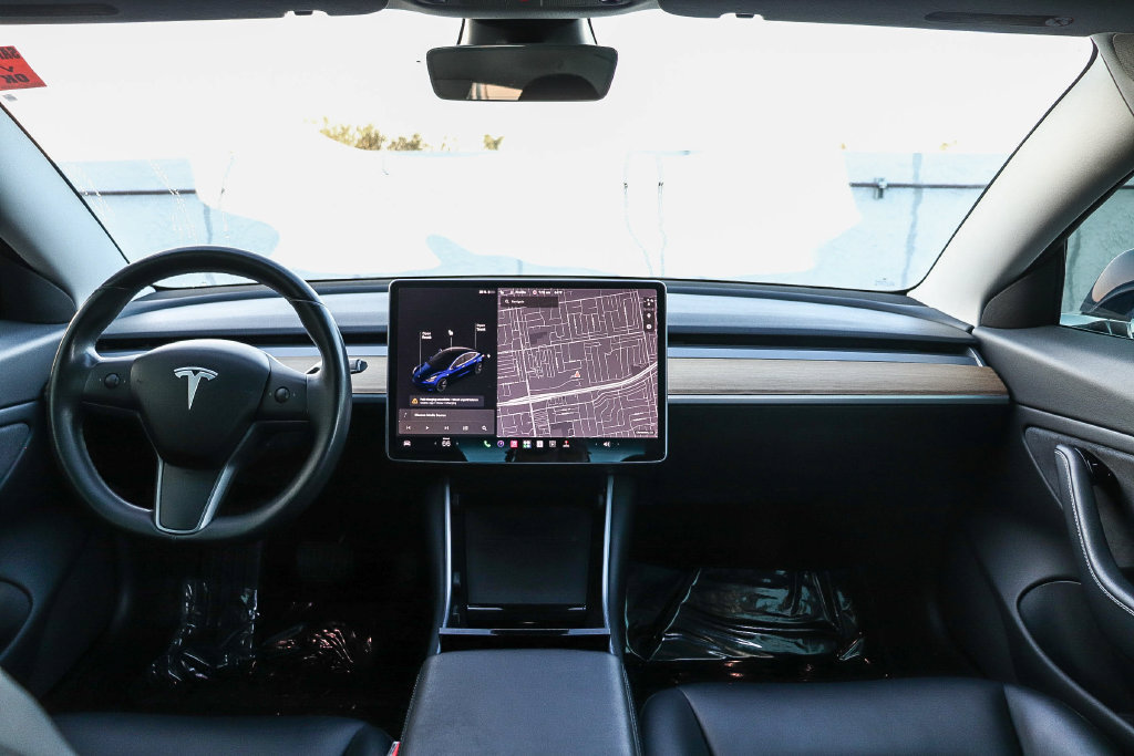 Used 2018 Tesla Model 3 Long Range RWD image 14