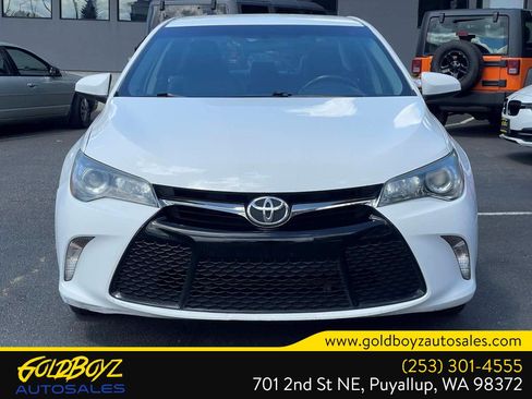 Used 2015 Toyota Camry SE FWD image 9