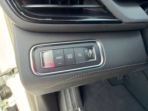Used 2025 Buick Enclave Preferred FWD image 29