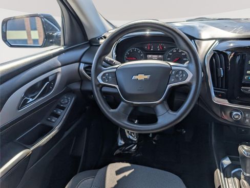 Used 2018 Chevrolet Traverse LS FWD image 18