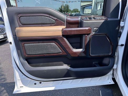 Used 2022 Ford F250 Lariat w/ Lariat Ultimate Package AWD/4WD image 9
