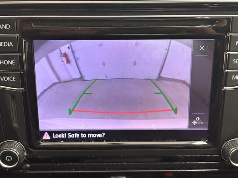Used 2016 Volkswagen Passat 1.8T SE FWD image 15