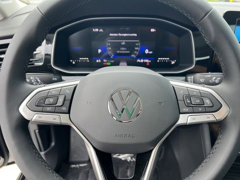 New 2025 Volkswagen Jetta SE image 31