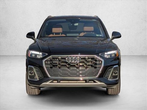 Used 2023 Audi Q5 e Premium Plus w/ Premium Plus Package image 2