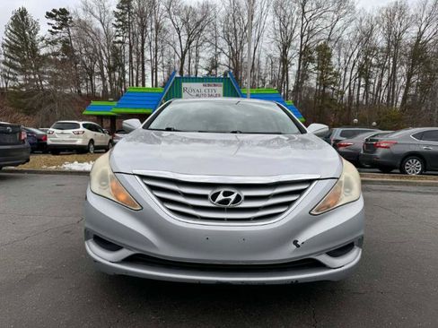 Used 2011 Hyundai Sonata GLS image 2