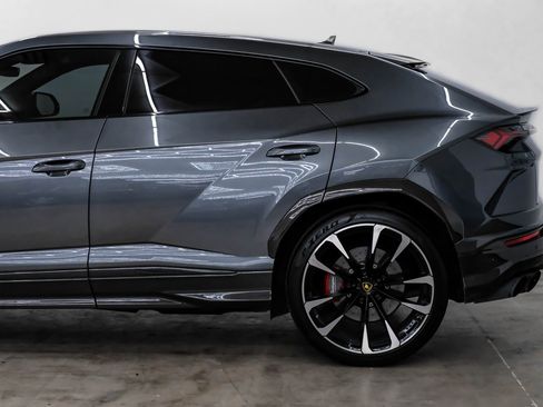Used 2020 Lamborghini Urus image 21