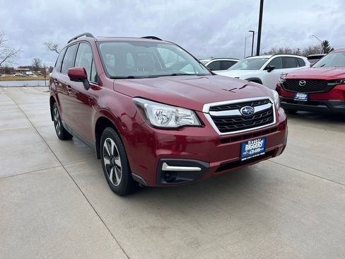 Used 2017 Subaru Forester 2.5i Premium w/ All-Weather Package image 2