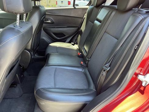 Used 2019 Chevrolet Trax LT w/ Driver Confidence Package FWD image 19