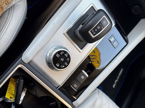 Used 2024 Mitsubishi Outlander 4WD Plug-In Hybrid image 21